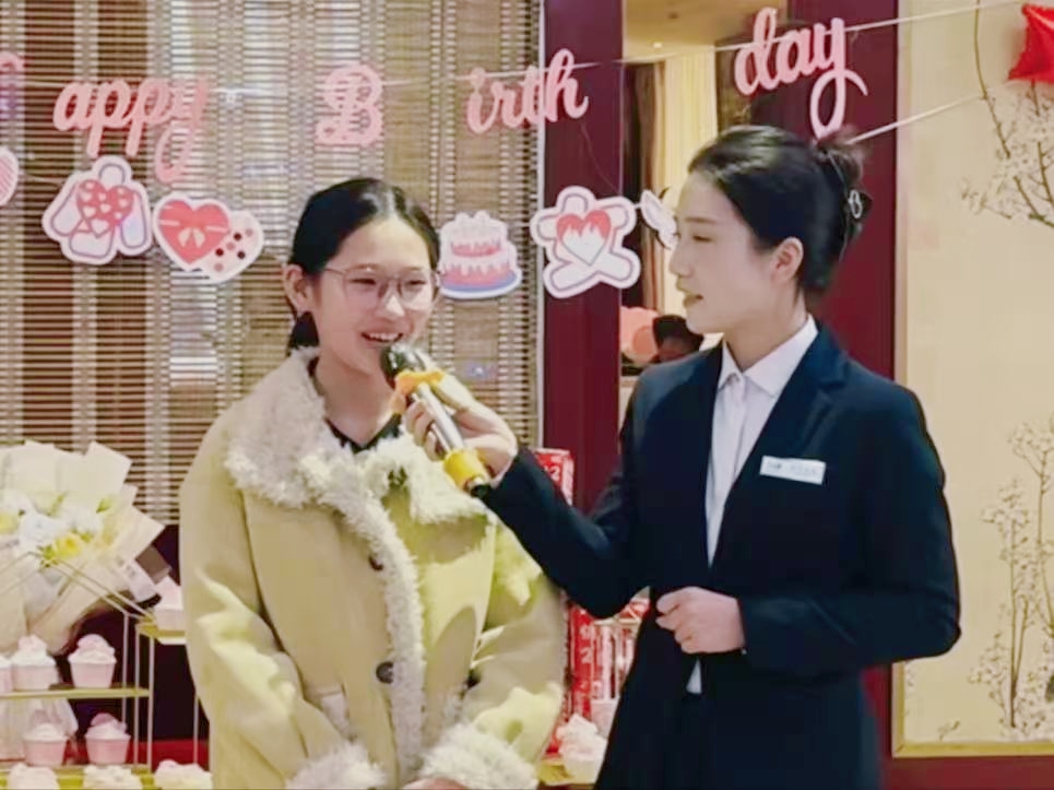 人生第一次，主持夢(mèng)的初次綻放
